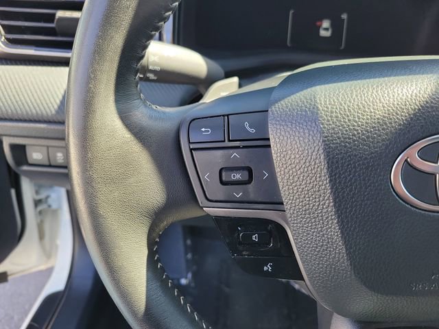 Used 2025 Toyota Camry SE w/ Convenience Package image 14