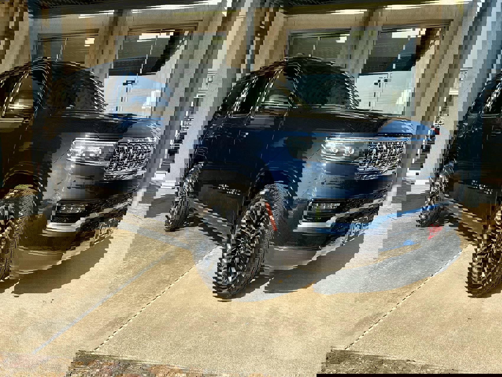 New 2022 Jeep Grand Wagoneer Series II image 2