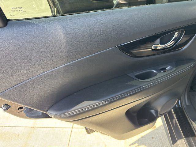 Used 2020 Nissan Rogue SL image 29