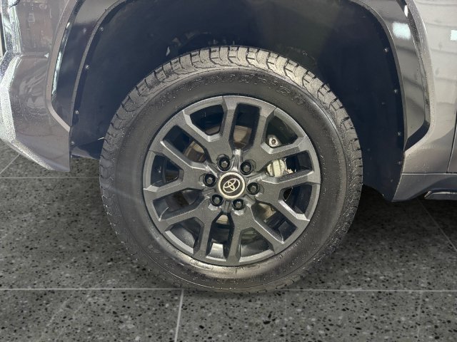 Used 2024 Toyota Tundra Platinum AWD/4WD image 24
