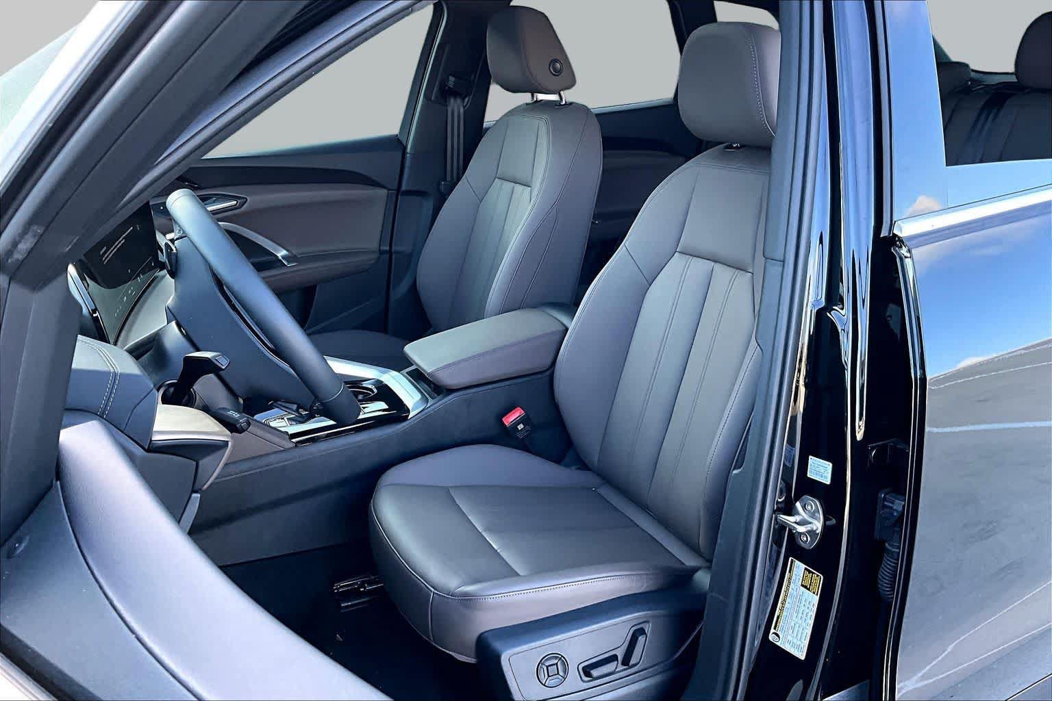 Used 2025 Audi Q5 Premium w/ Convenience Package AWD/4WD image 8