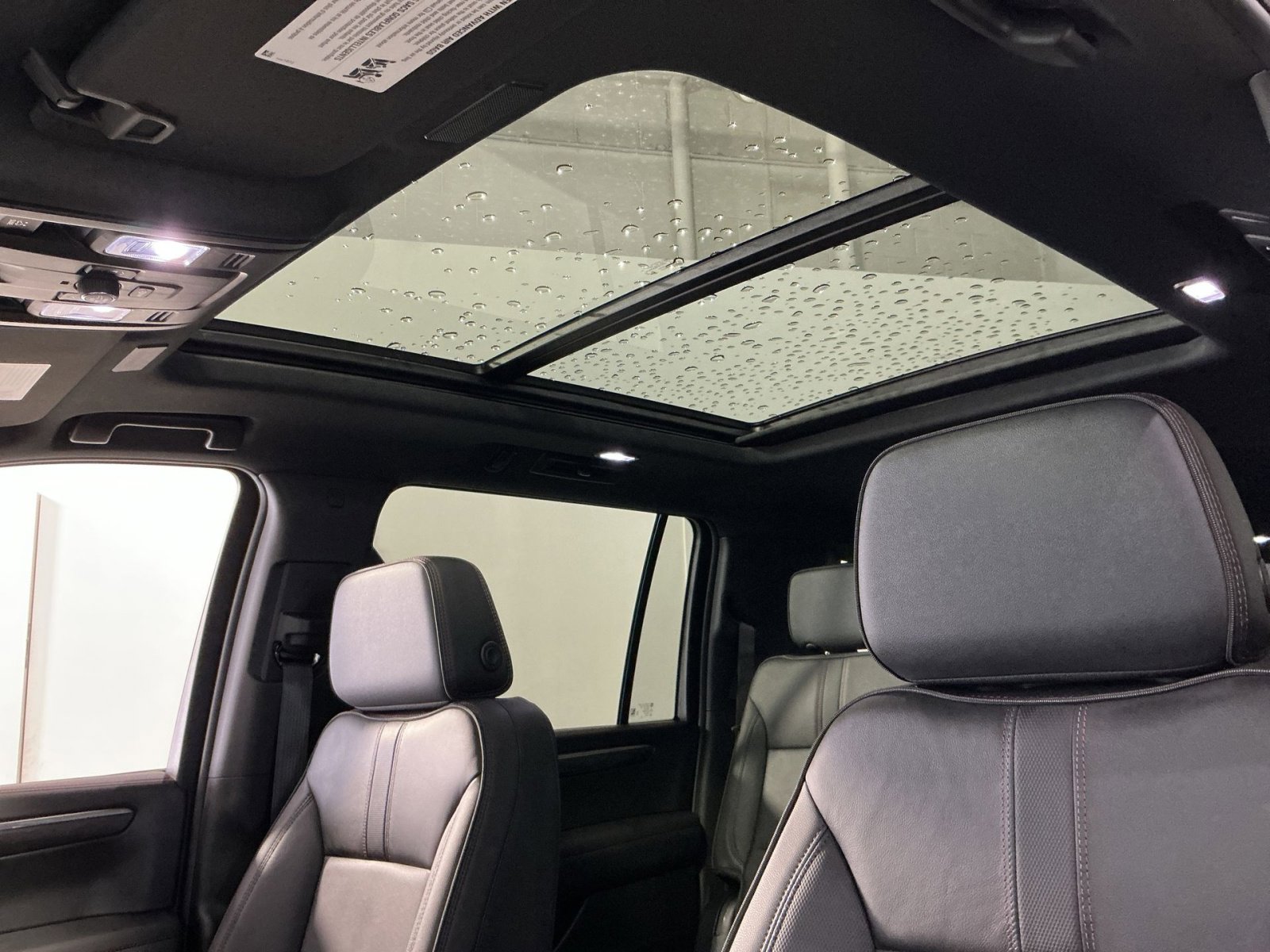 Used 2025 Chevrolet Suburban RST w/ Comfort Package image 31