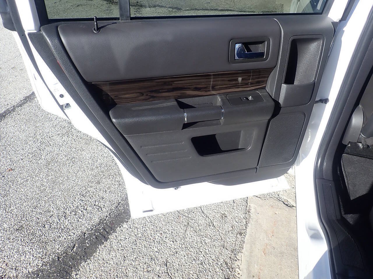 Used 2019 Ford Flex SEL w/ Equipment Group 202A AWD/4WD image 16