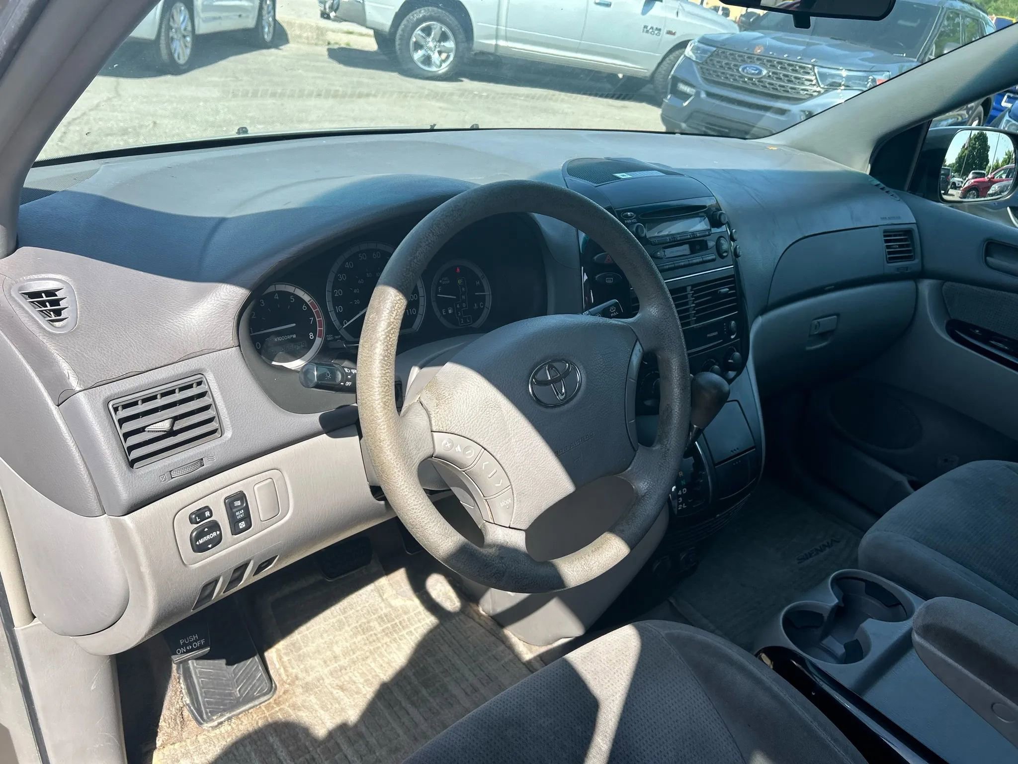 Used 2004 Toyota Sienna CE image 15