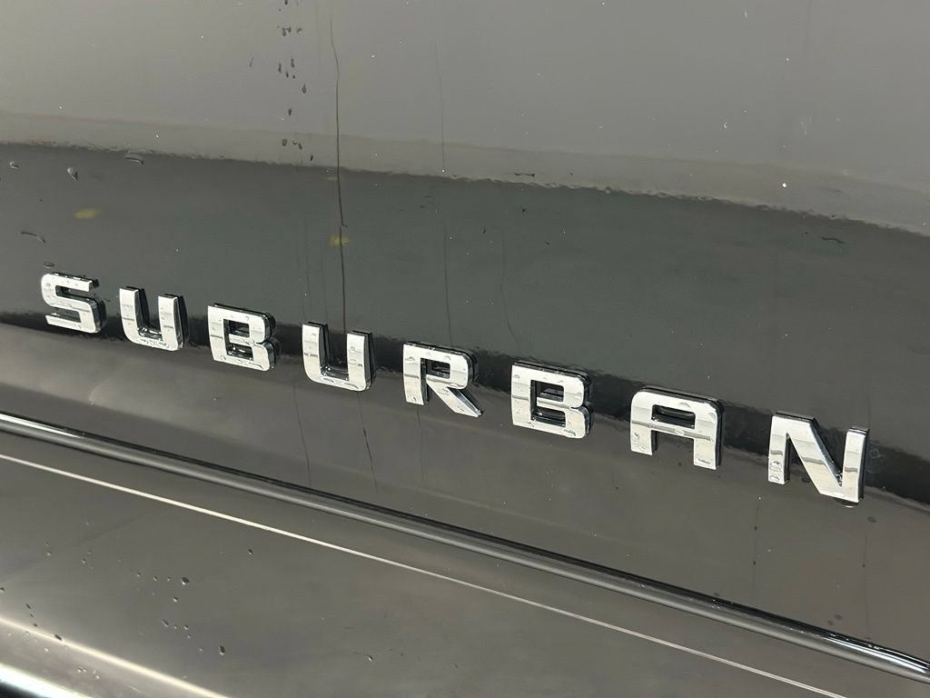 Used 2015 Chevrolet Suburban LTZ RWD image 27
