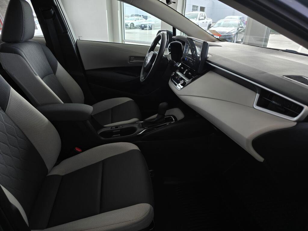Used 2025 Toyota Corolla LE w/ LE Premium Package image 45