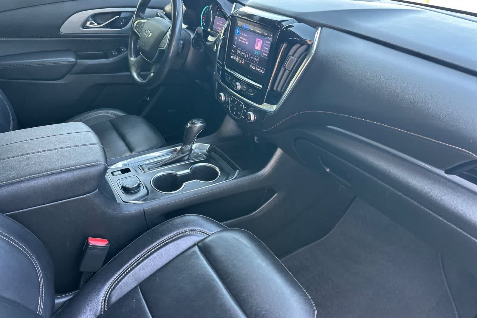 Used 2020 Chevrolet Traverse RS FWD image 19