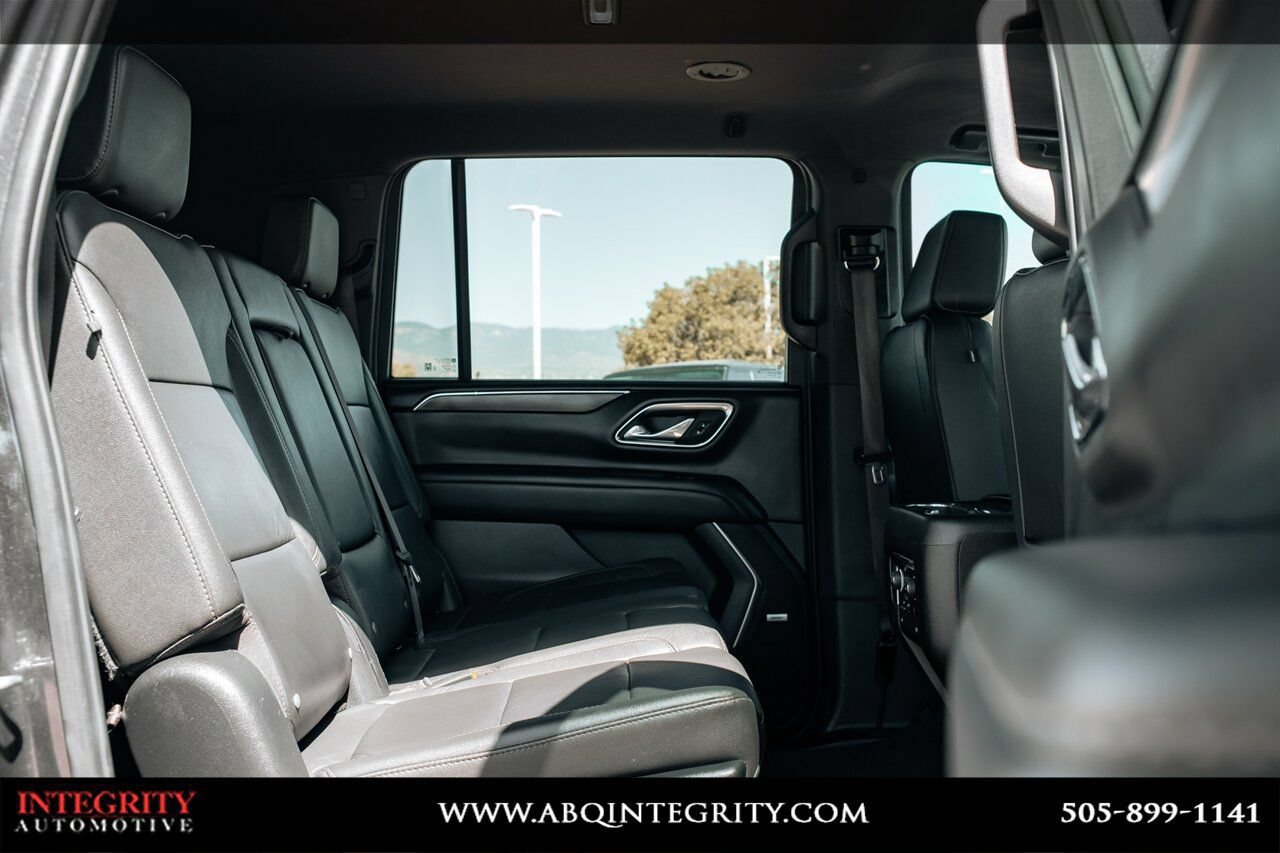 Used 2024 Chevrolet Suburban LT RWD image 49