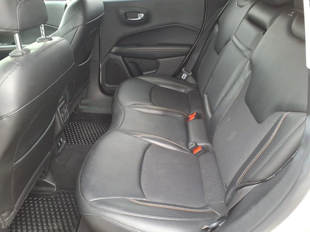 Used 2019 Jeep Compass Latitude w/ Cold Weather Group image 14