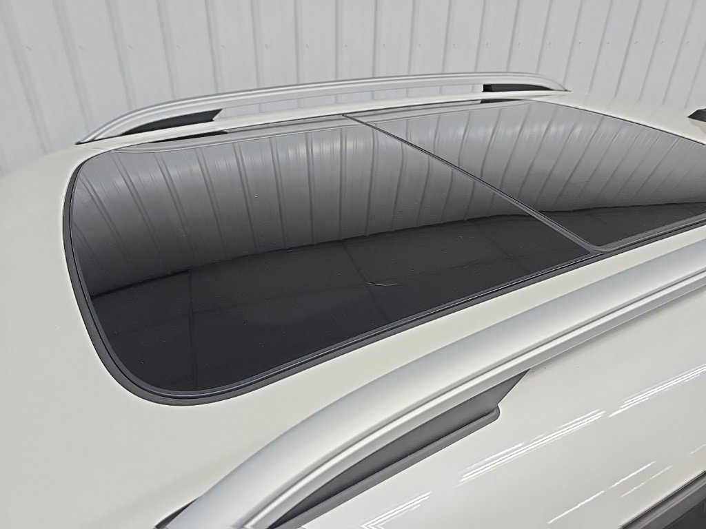 Used 2023 MINI Cooper Countryman SE w/ Storage Package image 11