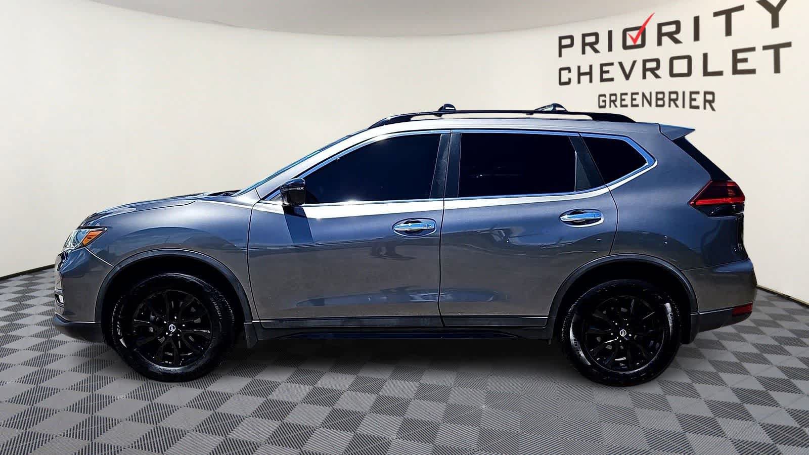 Used 2018 Nissan Rogue SV w/ Premium Package FWD image 5