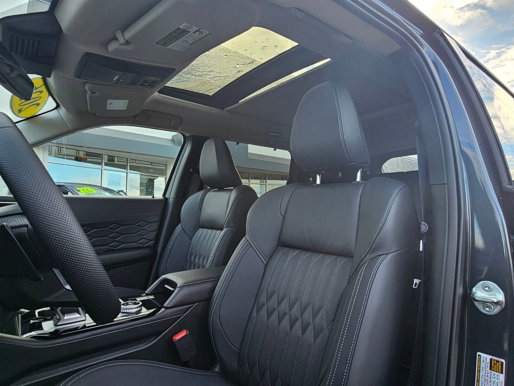 New 2026 Mitsubishi Outlander SEL image 16