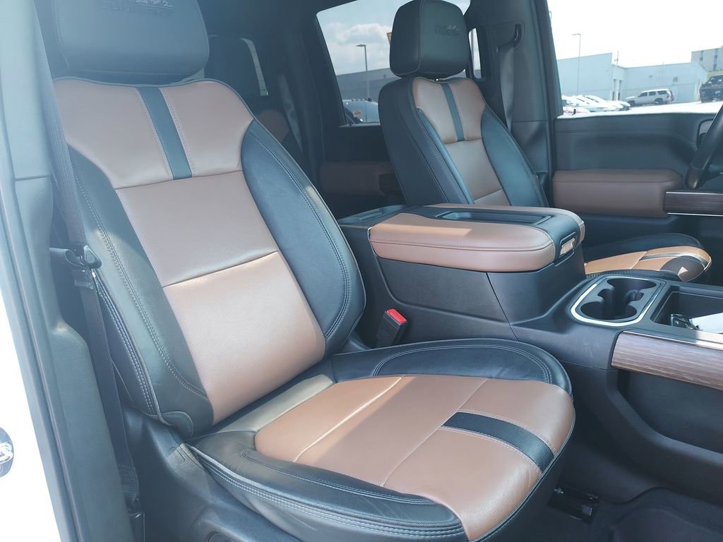 Used 2022 Chevrolet Silverado 3500 High Country image 31
