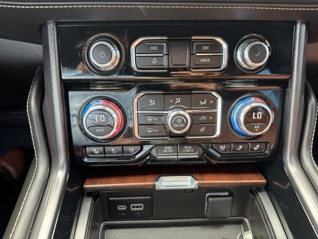 Used 2024 GMC Yukon Denali Ultimate AWD/4WD image 32