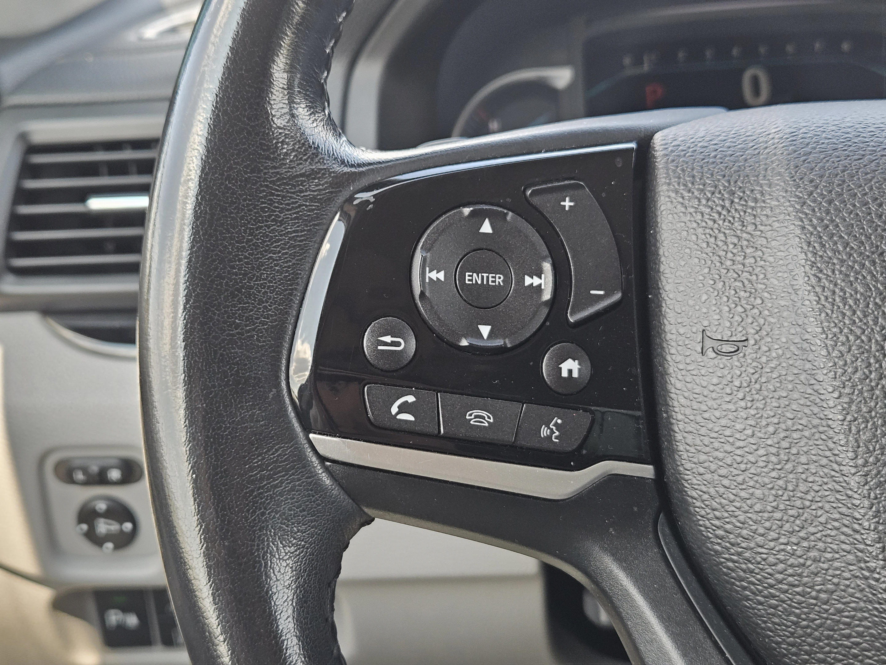 Used 2019 Honda Pilot Touring image 19