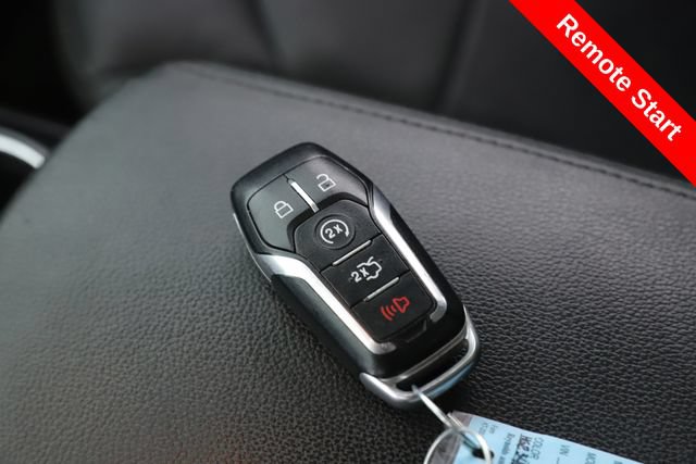 Used 2017 Ford Explorer Limited w/ Equipment Group 301A AWD/4WD image 3