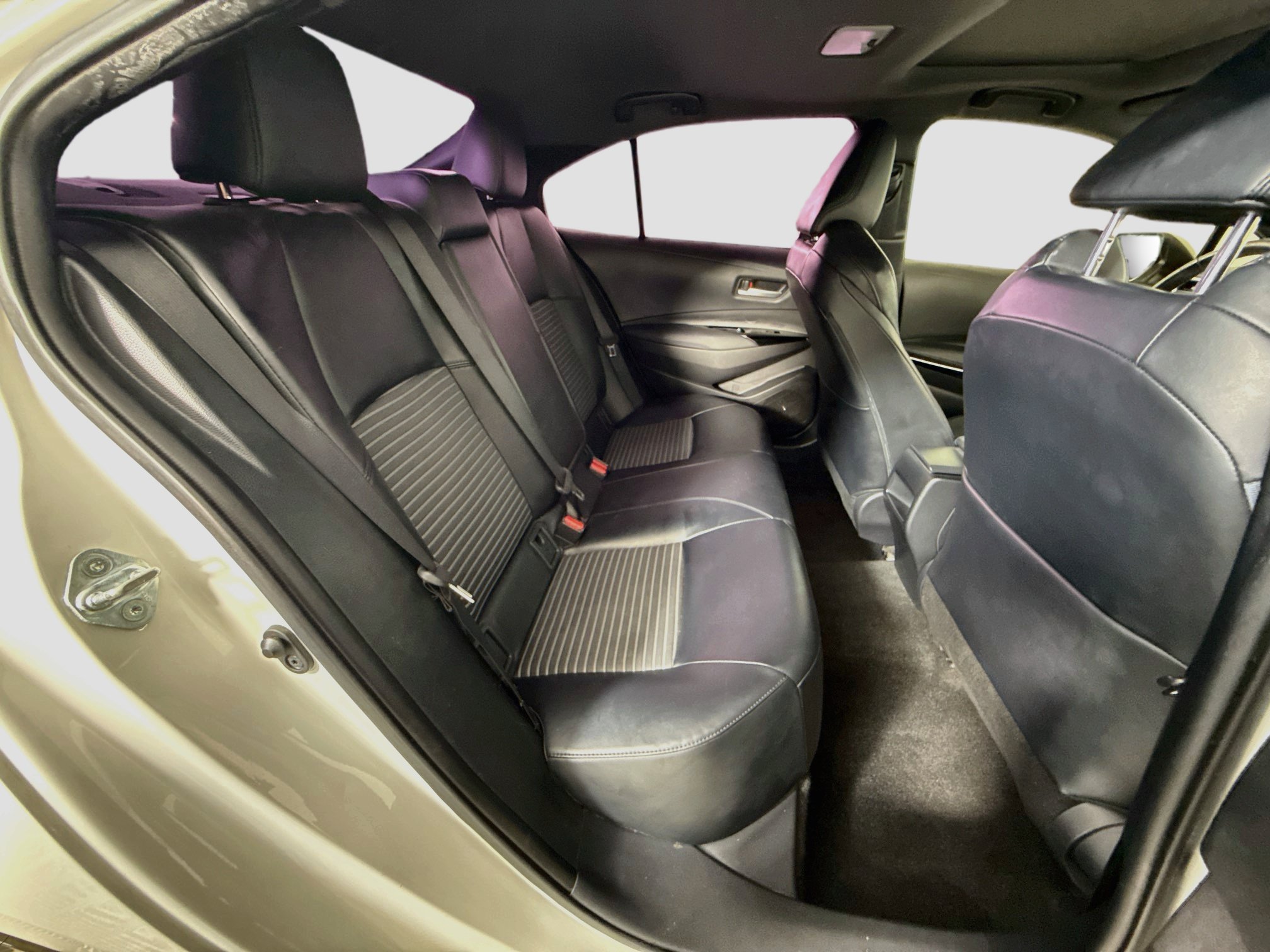 Used 2020 Toyota Corolla XSE FWD image 27