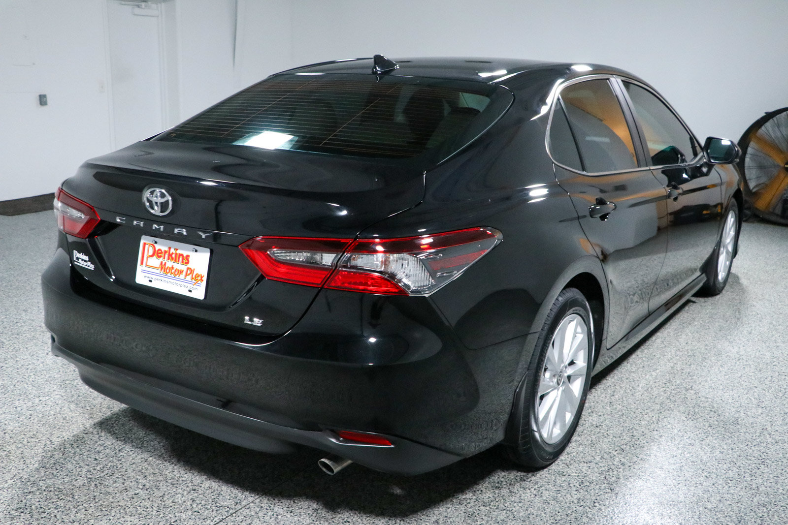 Used 2023 Toyota Camry LE FWD image 7
