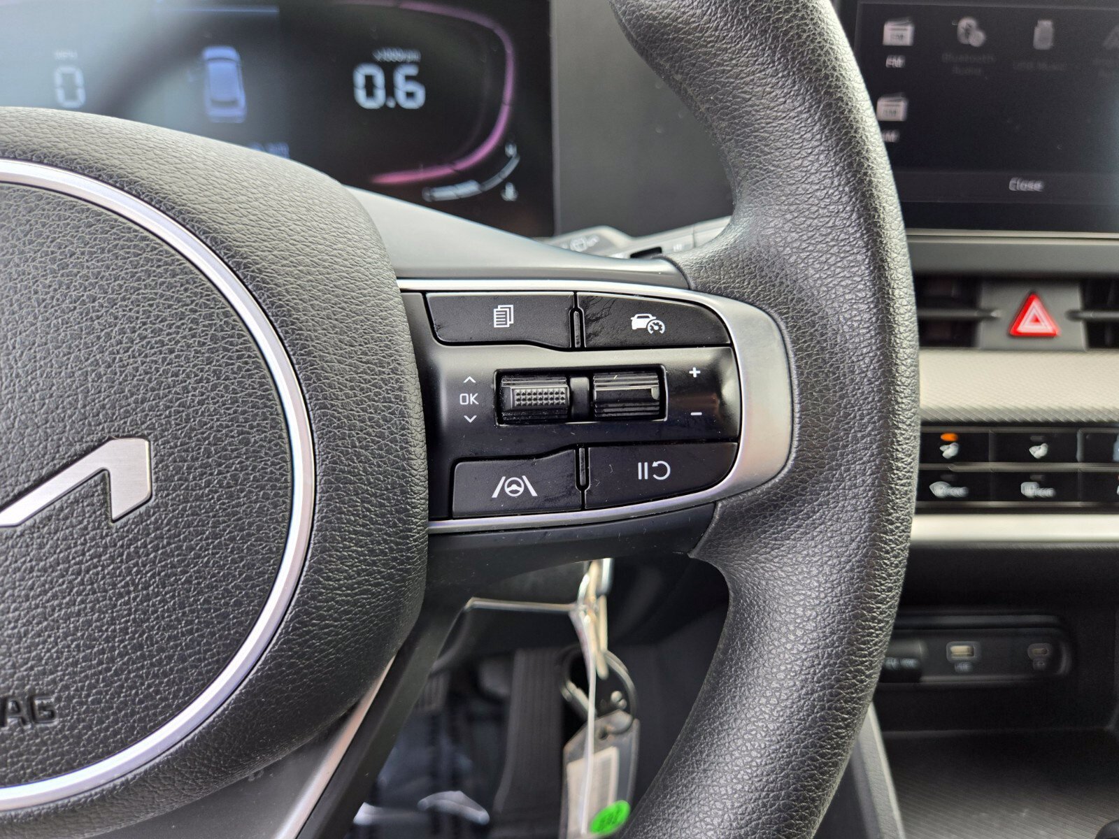 Used 2024 Kia Sportage LX FWD image 28