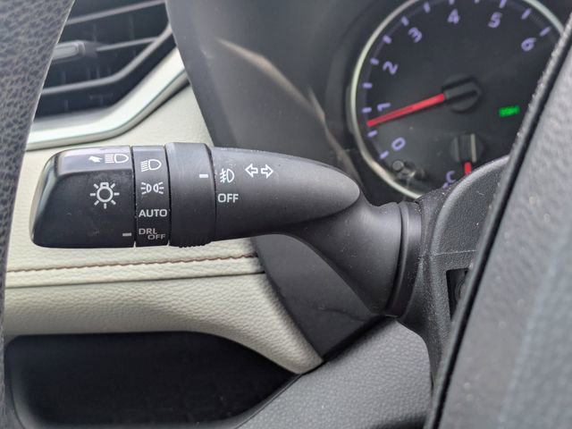 Used 2019 Toyota RAV4 XLE w/ Convenience Package FWD image 27