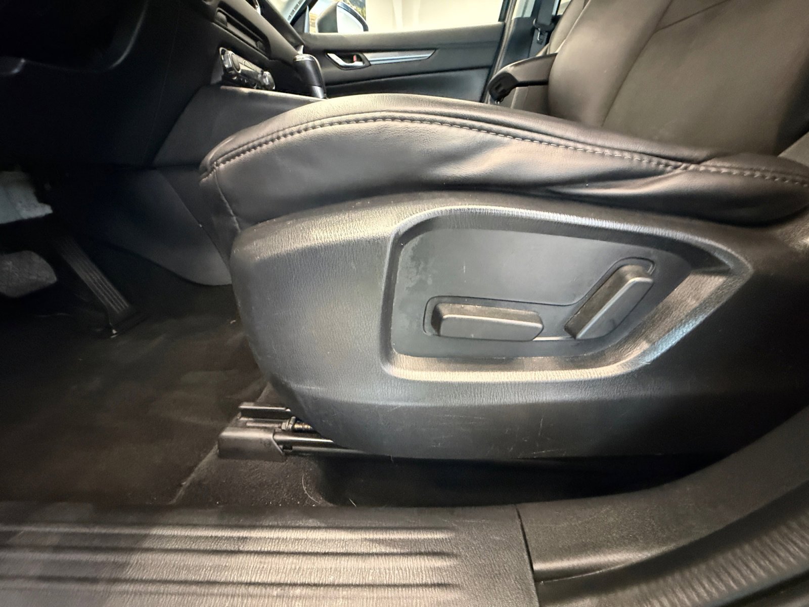 Used 2017 MAZDA CX-5 Touring w/ Preferred Equipment Package image 15