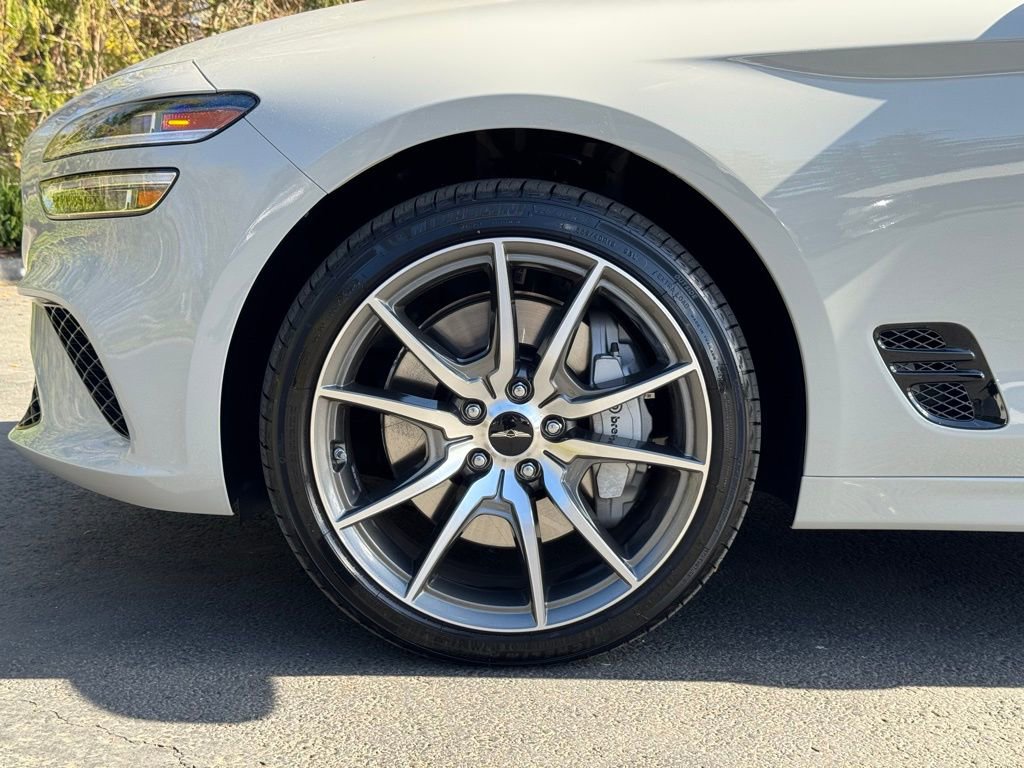 Used 2026 Genesis G70 2.5T image 24