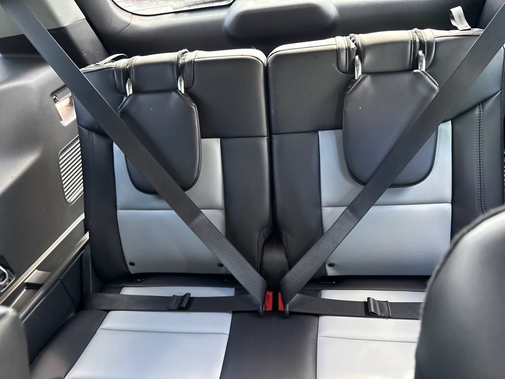 Used 2024 Ford Explorer XLT w/ Equipment Group 202A AWD/4WD image 22