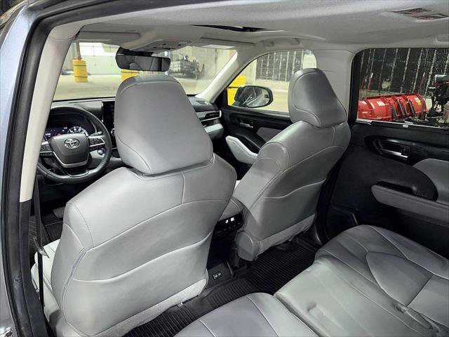 Certified 2022 Toyota Highlander XLE image 29