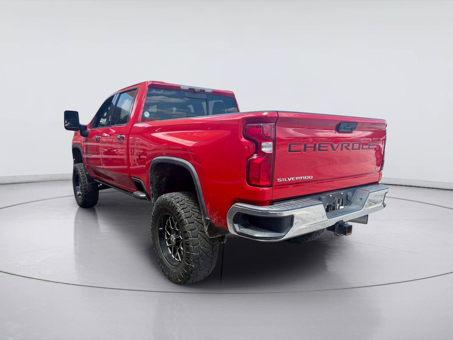 Used 2020 Chevrolet Silverado 2500 LTZ w/ LTZ Premium Package AWD/4WD image 3