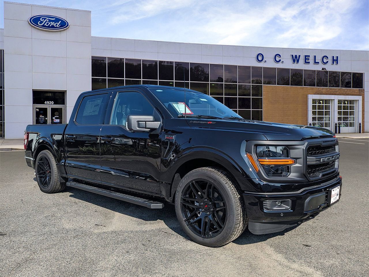 New 2025 Ford F150 XLT w/ Equipment Group 302A MID