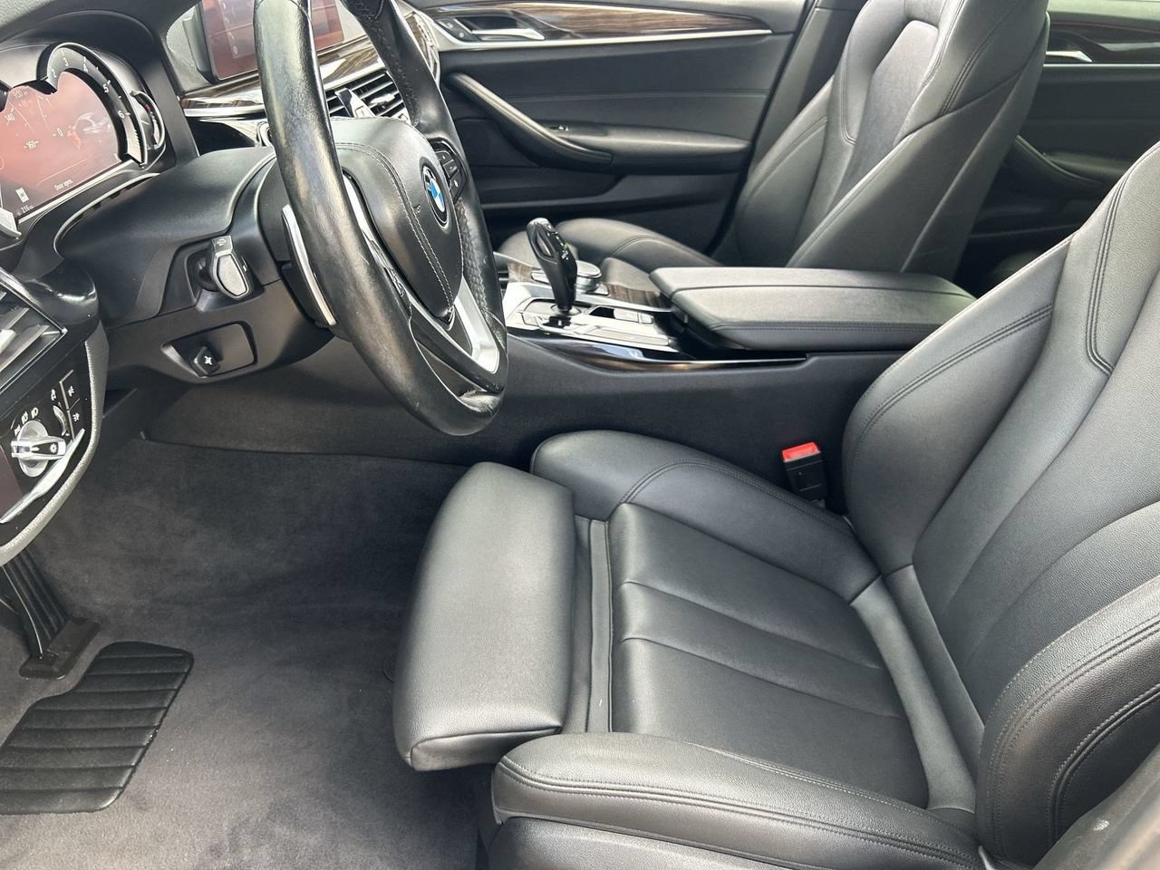 Used 2019 BMW 530i xDrive AWD/4WD image 16