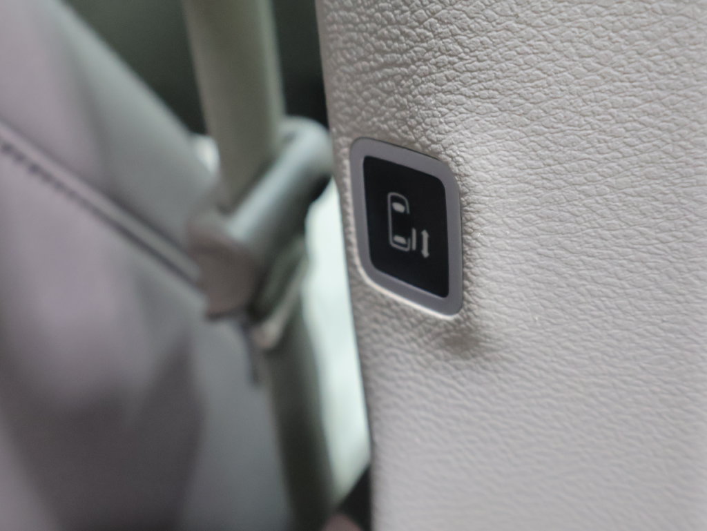 Used 2018 Chrysler Pacifica Touring-L Plus FWD image 25