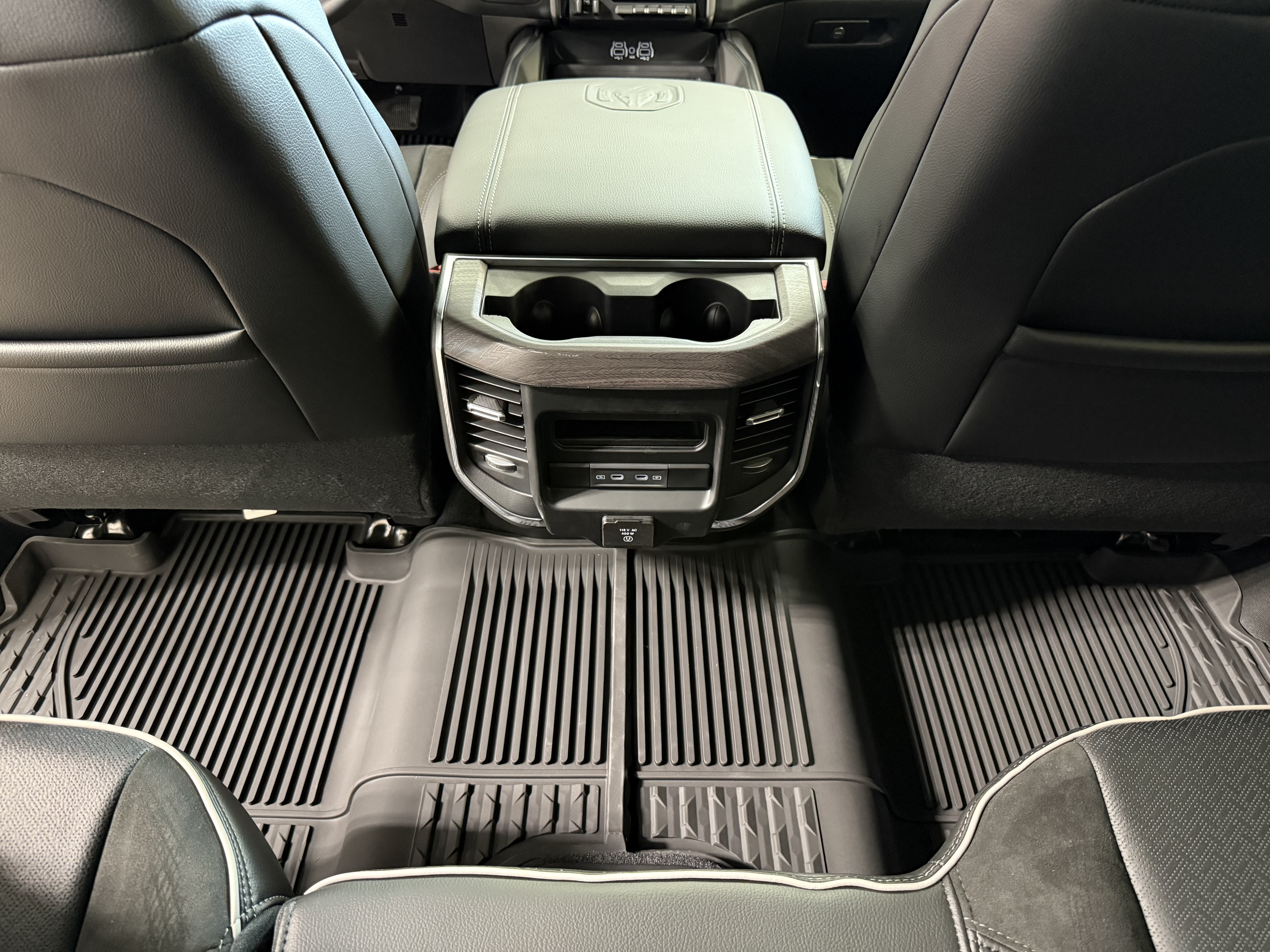 New 2026 RAM 2500 Laramie AWD/4WD image 16