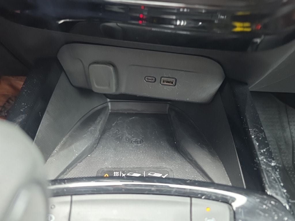 Used 2025 Chevrolet Trax ACTIV w/ Sunroof Package FWD image 25
