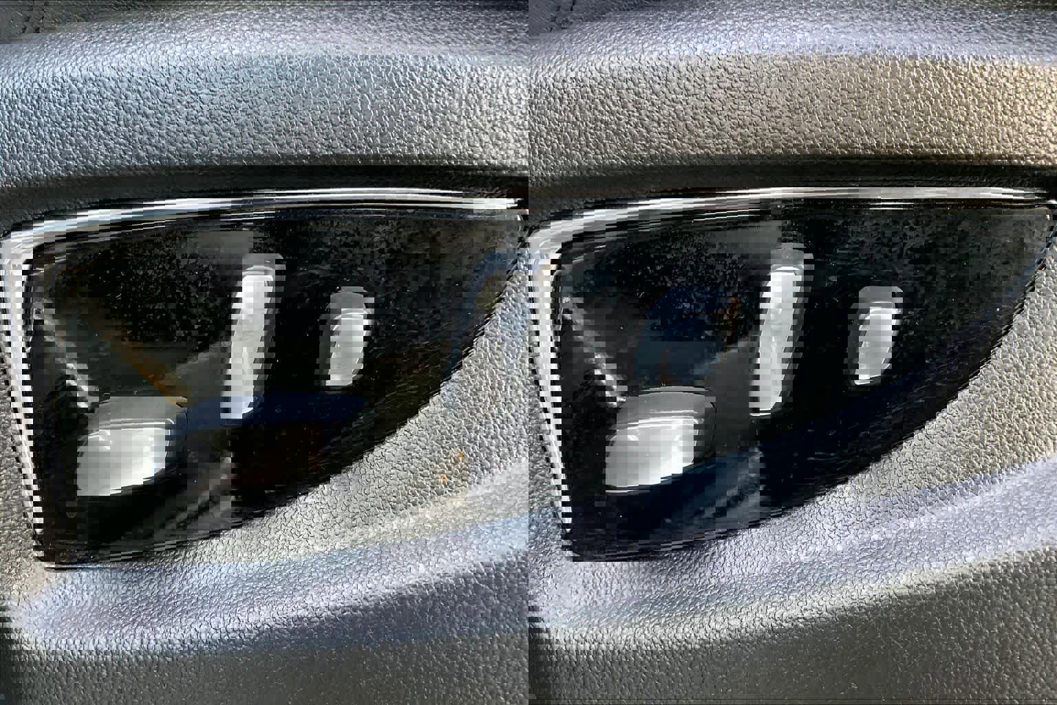 Used 2017 Cadillac Escalade Premium Luxury image 34