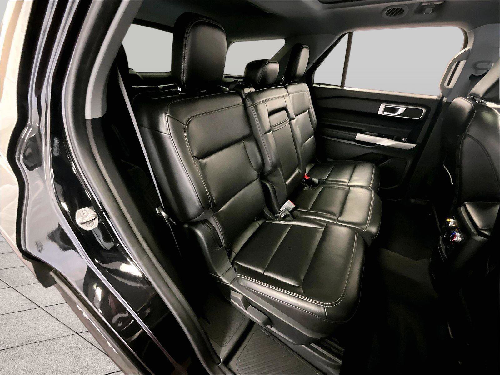 Used 2022 Ford Explorer XLT w/ Equipment Group 202A image 26