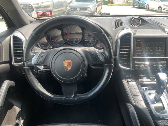 Used 2014 Porsche Cayenne Platinum Edition AWD/4WD image 24
