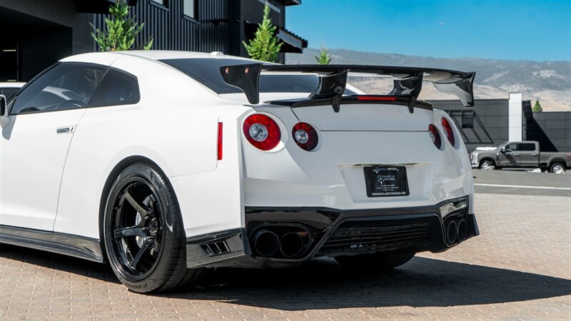 Used 2010 Nissan GT-R Premium AWD/4WD image 13