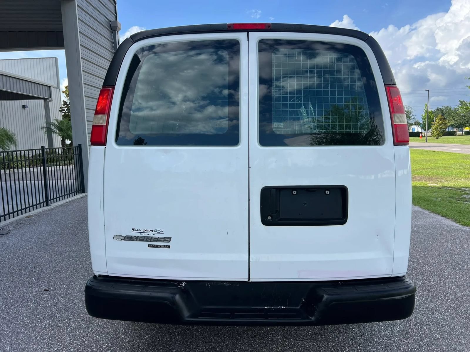 Used 2014 Chevrolet Express 2500 Extended RWD image 7