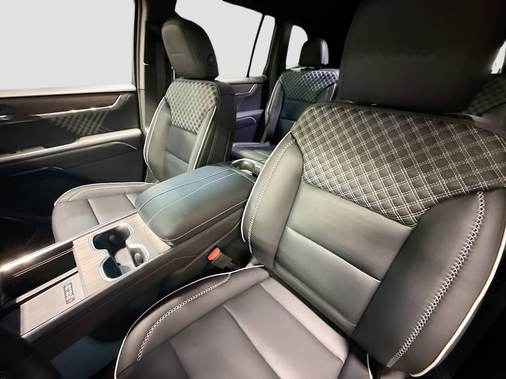 New 2026 GMC Acadia Denali w/ Super Cruise Package image 20