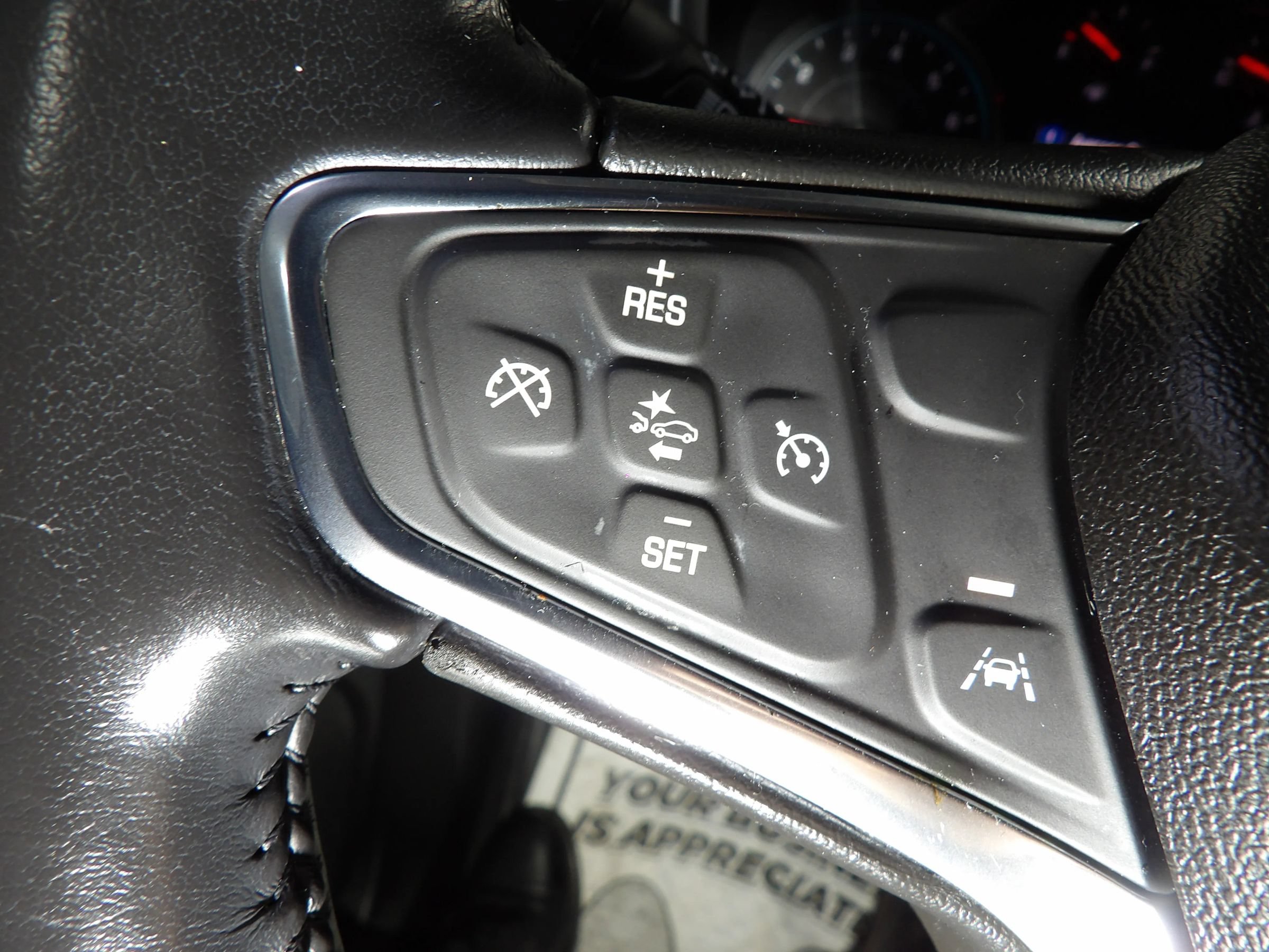 Used 2020 Chevrolet Equinox LT FWD image 17