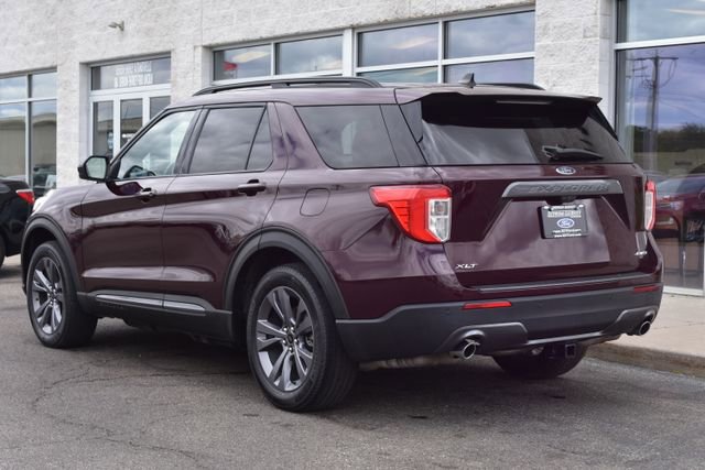 Used 2022 Ford Explorer XLT w/ Equipment Group 202A AWD/4WD image 9