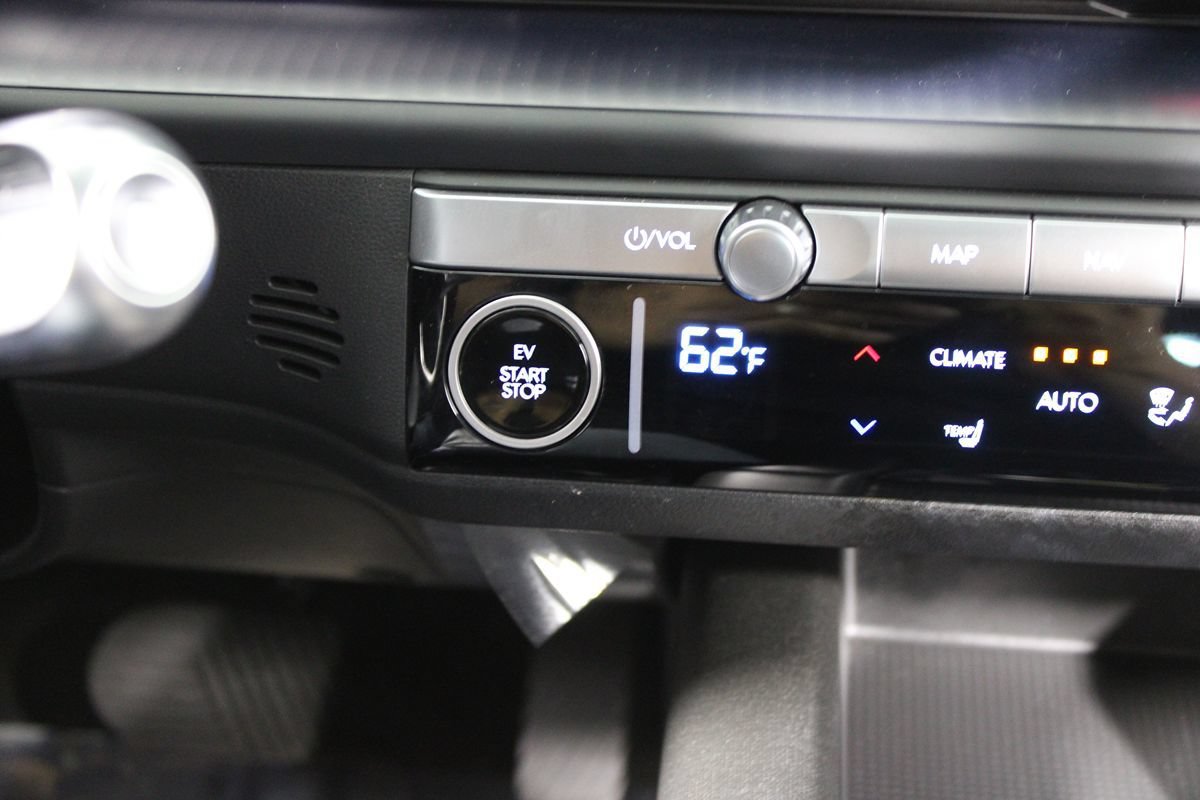 Used 2024 Hyundai Ioniq 6 Limited RWD image 17