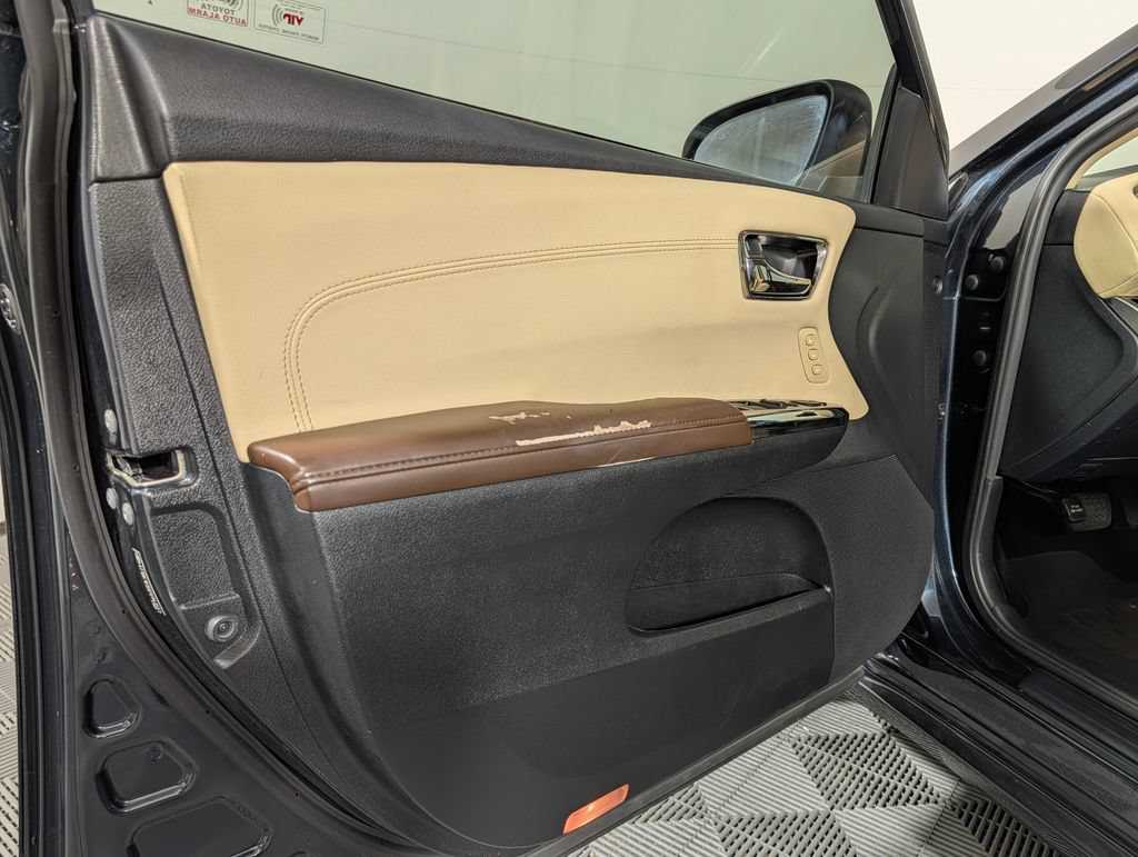 Used 2015 Toyota Avalon XLE Touring FWD image 20