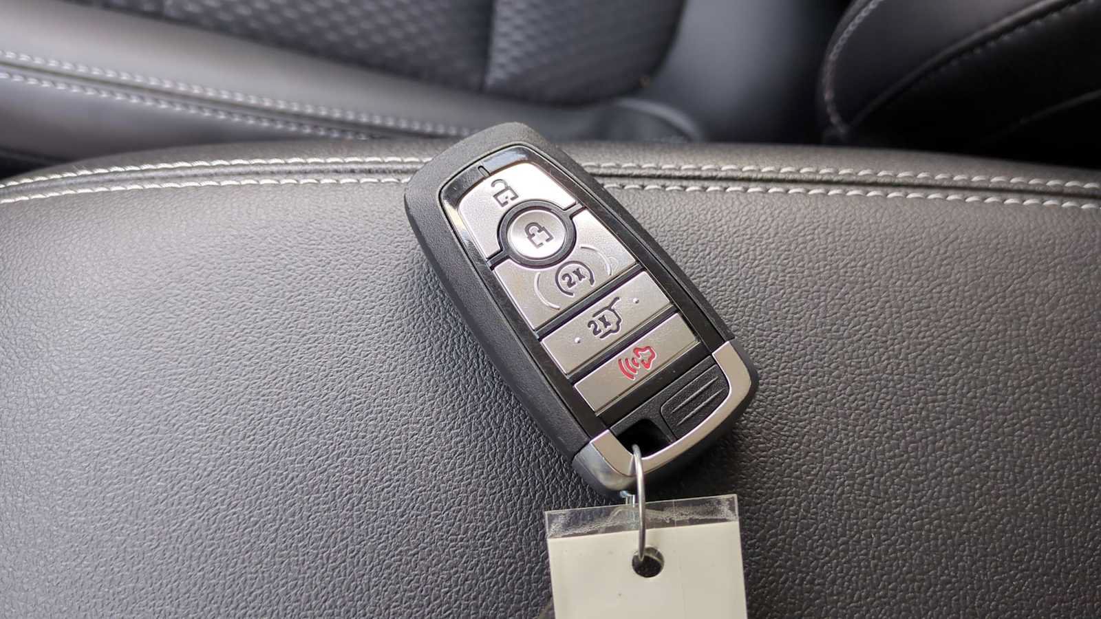 New 2025 Ford Escape SE FWD image 31