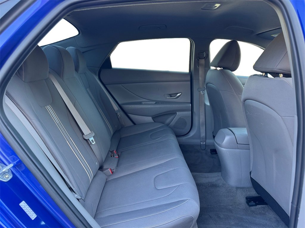 Used 2022 Hyundai Elantra SEL image 19