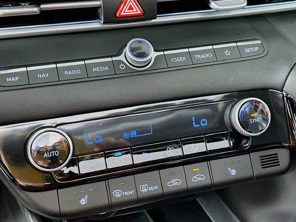 New 2026 Hyundai Elantra Limited FWD image 14
