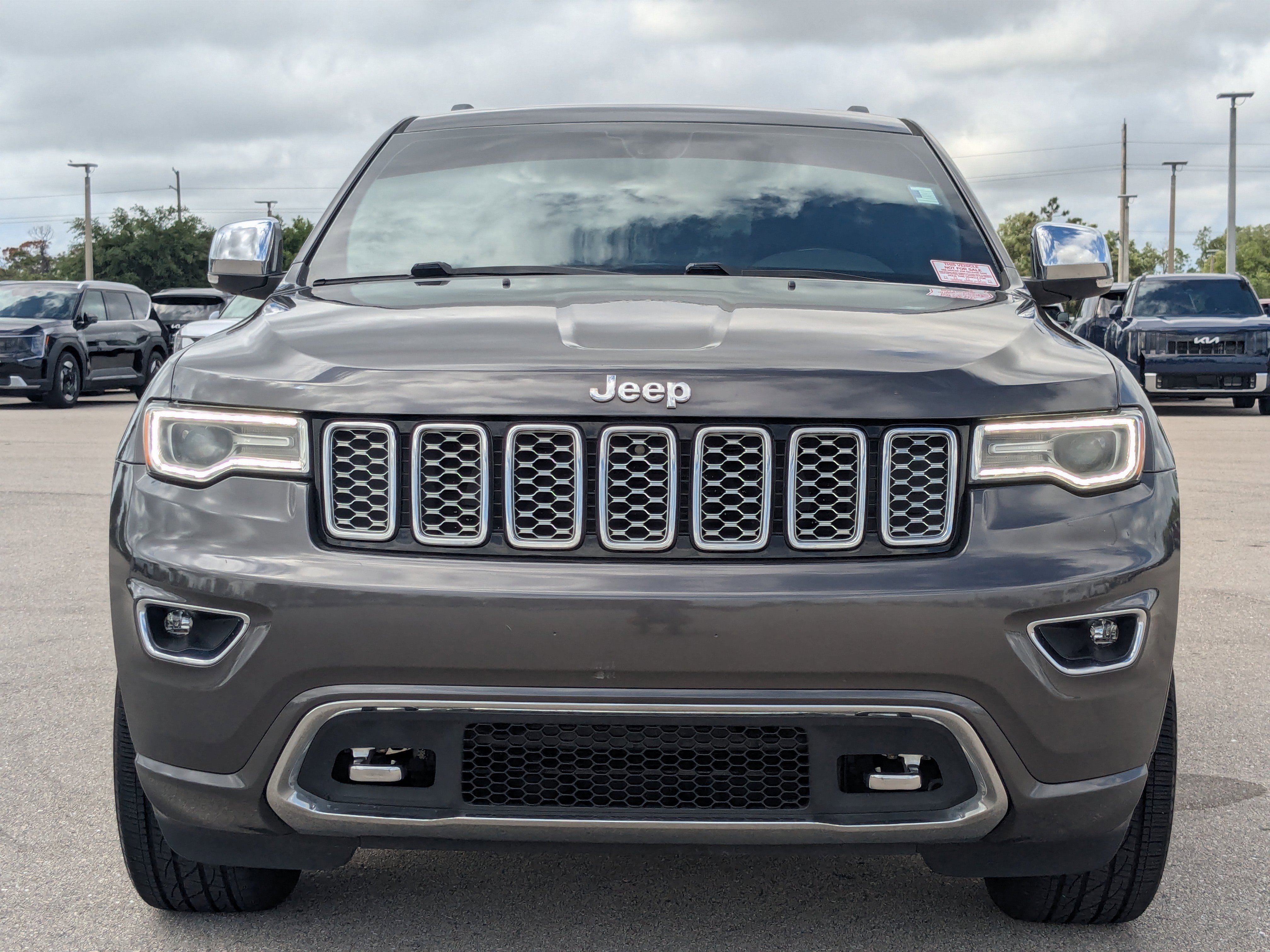 Used 2019 Jeep Grand Cherokee Overland RWD image 3