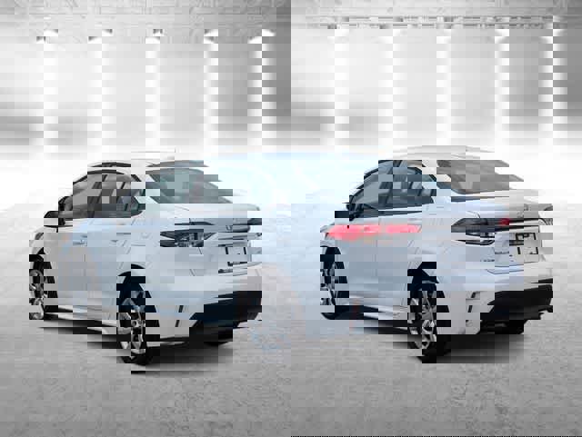 Used 2024 Toyota Corolla LE image 6