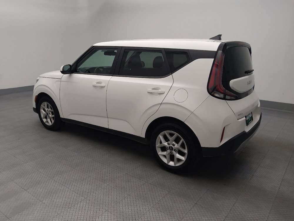Used 2023 Kia Soul LX w/ Option Group 015 FWD image 3